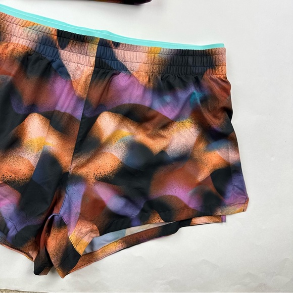 Fabletics Meltdown Crystal Wave Shorts Sports Bra Set Activewear Set Size XL - Picture 6 of 13